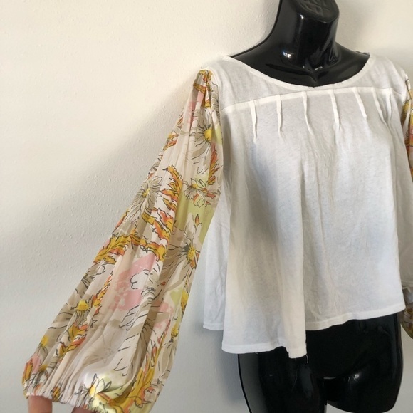 Free People Tops - Free People picking petals white blouse floral puff sleeves xs